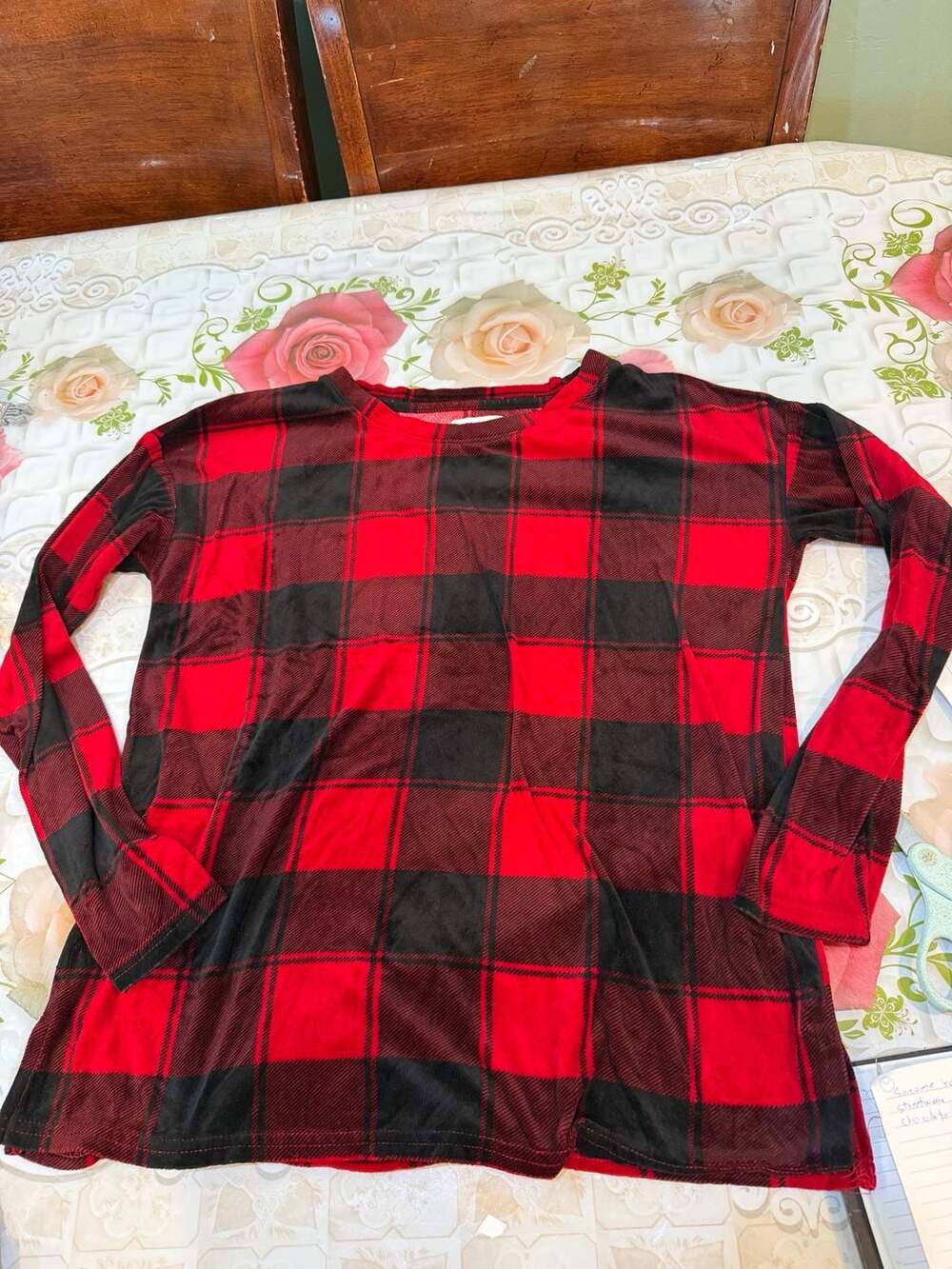 Sonoma Womens Red and Black Plaid Long Sleeve Pajama Top